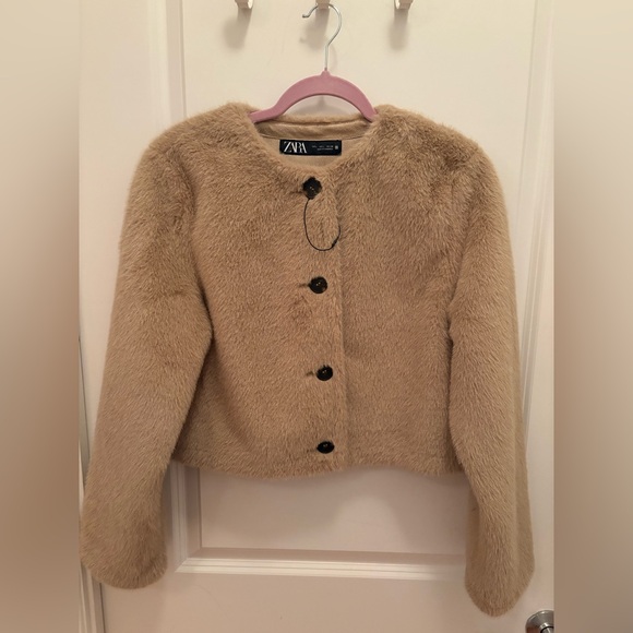 Zara Viral Faux Fur Cropped Jacket Round Neck Button Front Size L - Picture 8 of 16
